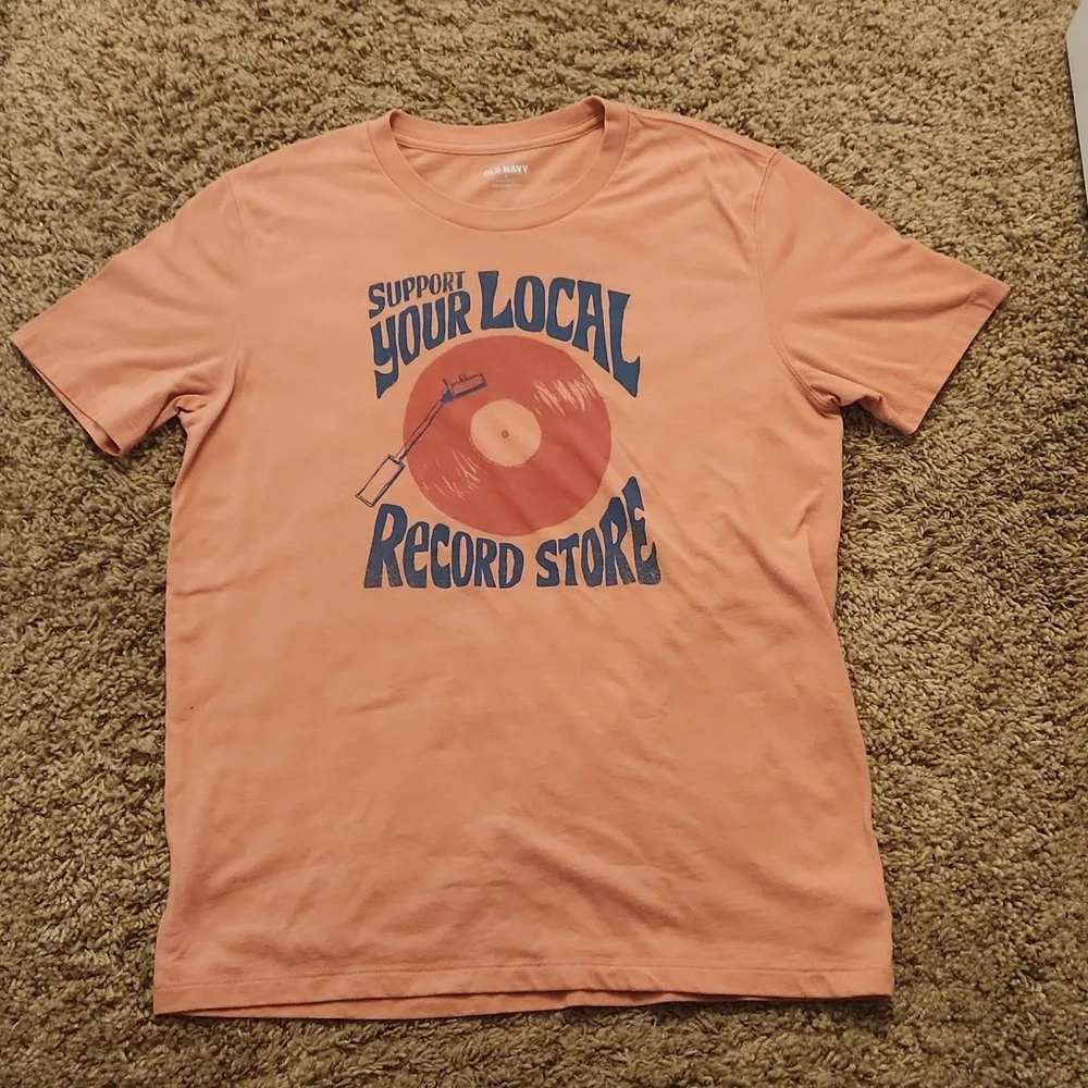 Old Navy graphic T - Picture 1 of 3